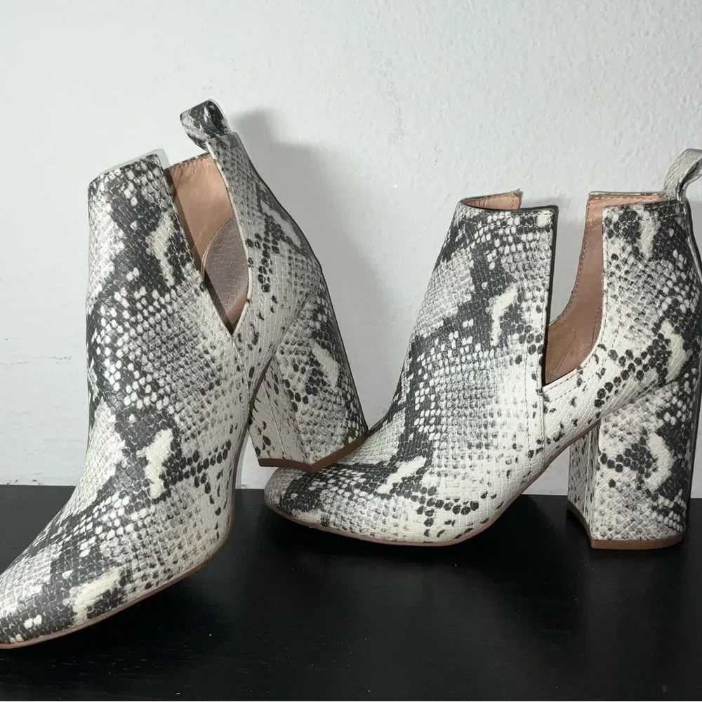 Women's Snake-Print Block Heel Ankle Boot in Black & White